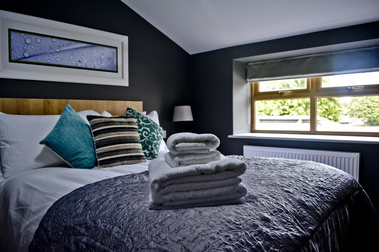 The Ugly Duckling Bed & Breakfast Telford Exterior photo